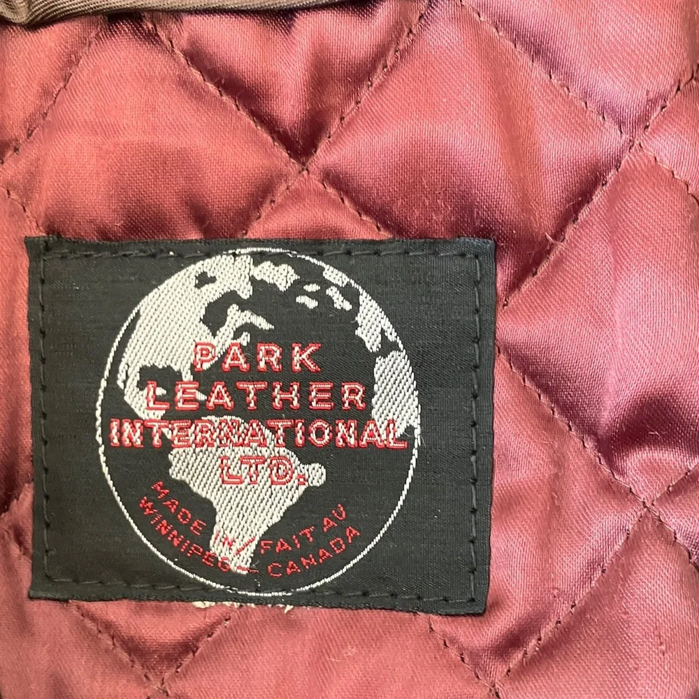 Vintage chocolate brown suede coat with sable fox fur trim - Picture 3 of 9